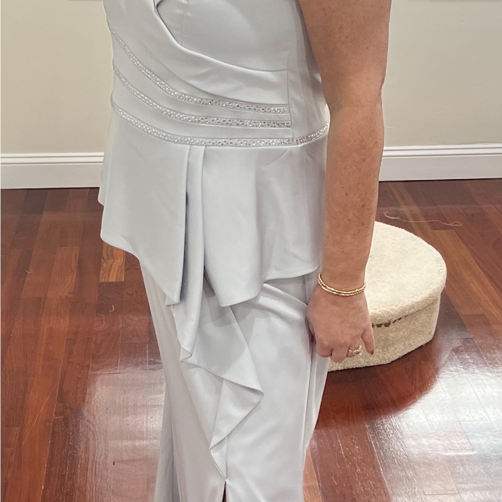 💕Montage by Mon Cheri ice gray mother of bride dress with matching shawl - Picture 10 of 16